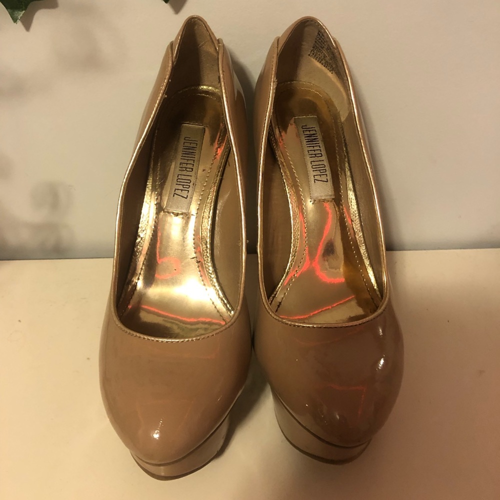 Jennifer Lopez Tan Heels!